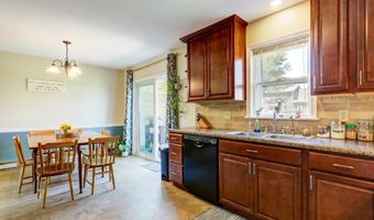 222 MILLER Rd, Akron, PA 17501