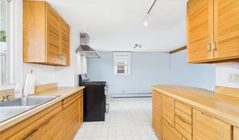 61 Blanding Ave, Barrington, RI 02806