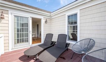 573 Wolcott Ave, Middletown, RI 02842