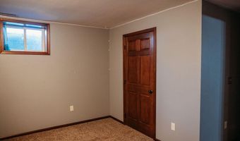 38404 142nd St, Aberdeen, SD 57401