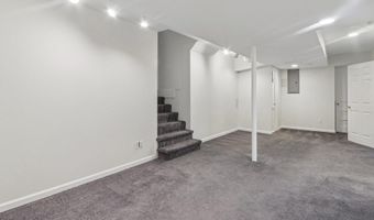 5719 NEWINGTON Rd, Bethesda, MD 20816