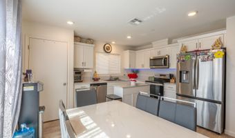 6421 Maple Leaf Ln, Riverbank, CA 95367