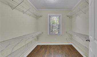 835 Lakeshore Dr NW, Berkeley Lake, GA 30096