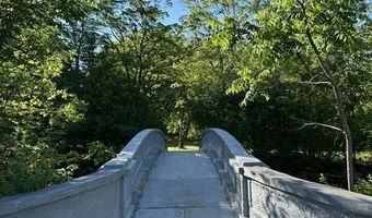 1209 Island Dr 104, Ann Arbor, MI 48105