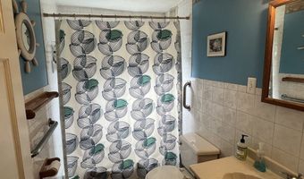 46 Queensland Rd, Billerica, MA 01862