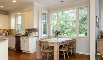 8809 SAUNDERS Ln, Bethesda, MD 20817