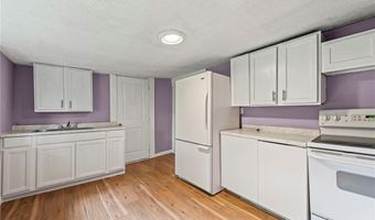1022 N 8th St, Atchison, KS 66002
