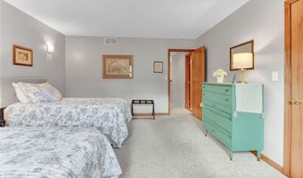 23 Gatehouse Ln, Amherst, NY 14051