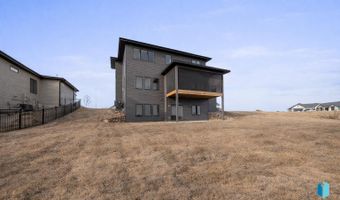 1517 W Autumn Cir, Brandon, SD 57005