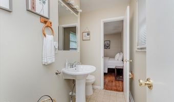 5 Whitewood Ct, Beech Grove, IN 46107