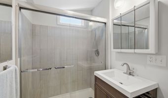 21 Arlington Rd, Coventry, CT 06238