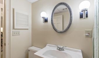 24 Parkwood Dr, Augusta, ME 04330