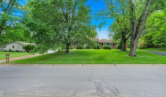 425 Bush Dr, Ballwin, MO 63021