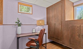 1525 E JOHN St, Appleton, WI 54915