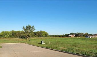 Unit 15 McKay Drive, Knoxville, IA 50138