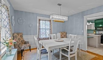 21 Earlham Way, Warwick, RI 02886