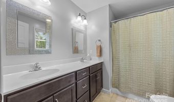 17 Laurel Rd, Arden, NC 28704