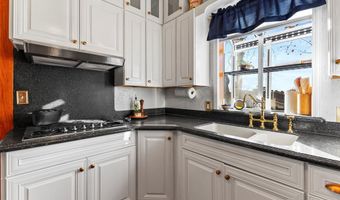 722 E 18th St, Ada, OK 74820