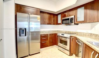 19900 E Country Club Dr 216, Aventura, FL 33180