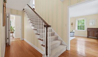 32 Thayer Farm Rd, Attleboro, MA 02703