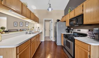 1148 Sawmill Ln, Algonquin, IL 60102