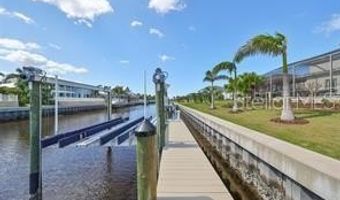 998 SIGNET Dr, Apollo Beach, FL 33572