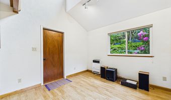 402 Tanglewood Rd, Arcata, CA 95521