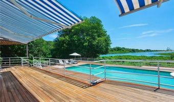 275 Boston Neck Rd, Narragansett, RI 02882