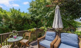 141 Coggeshall Ave, Newport, RI 02840