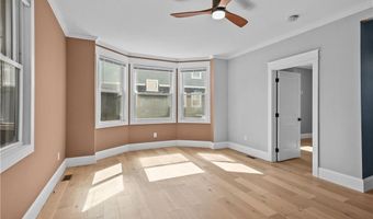 20 Summer St, Newport, RI 02840