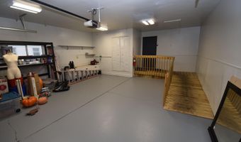 9640 Shady Ln, Algonac, MI 48001