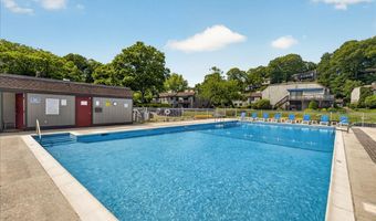 23 Harbour Vlg A, Branford, CT 06405