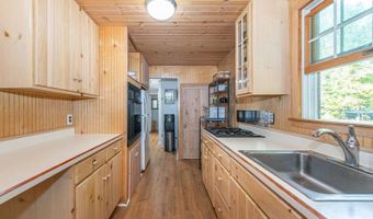 25 Lake Pochung Rd, Alloway, NJ 07461