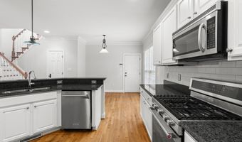 1773 Town Home Dr, Apex, NC 27502