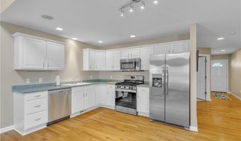 1 B Astor Ridge Dr B, Amherst, NY 14228