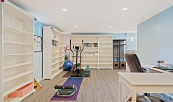 9220 BURNETTA Dr, Annandale, VA 22003