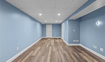 15 Morningside Dr, North Kingstown, RI 02852