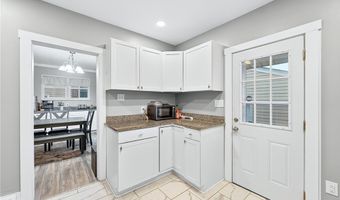 2202 McMinn St, Aliquippa, PA 15001