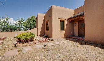 135 Los Rios Rd, Arroyo Hondo, NM 87513