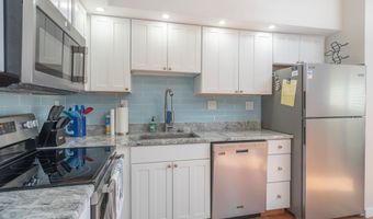 173 33rd St 3, Avalon, NJ 08202