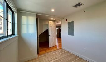 5 John St 2, Bristol, RI 02809