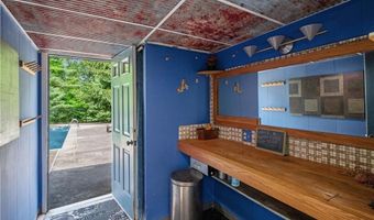24 Lincoln Dr, North Smithfield, RI 02896