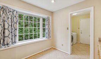 4893 35TH Rd N, Arlington, VA 22207