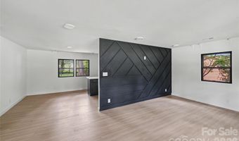 3801 Woodleaf Rd, Charlotte, NC 28205