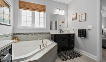 821 BENTGRASS Dr, Aberdeen, MD 21001
