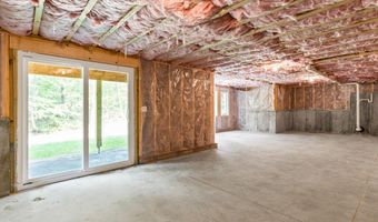 907 Richville Rd, Standish, ME 04084