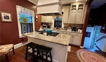 172 Bluff Ave, Cranston, RI 02905