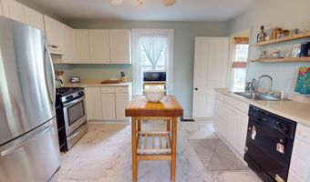 21 Fern St, Bangor, ME 04401