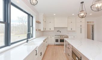 10 Linden Ave, East Providence, RI 02916