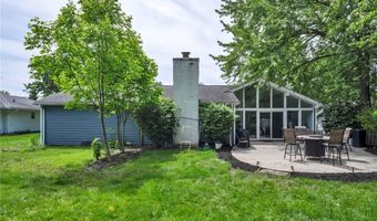 150 Greenbriar Dr, Aurora, OH 44202